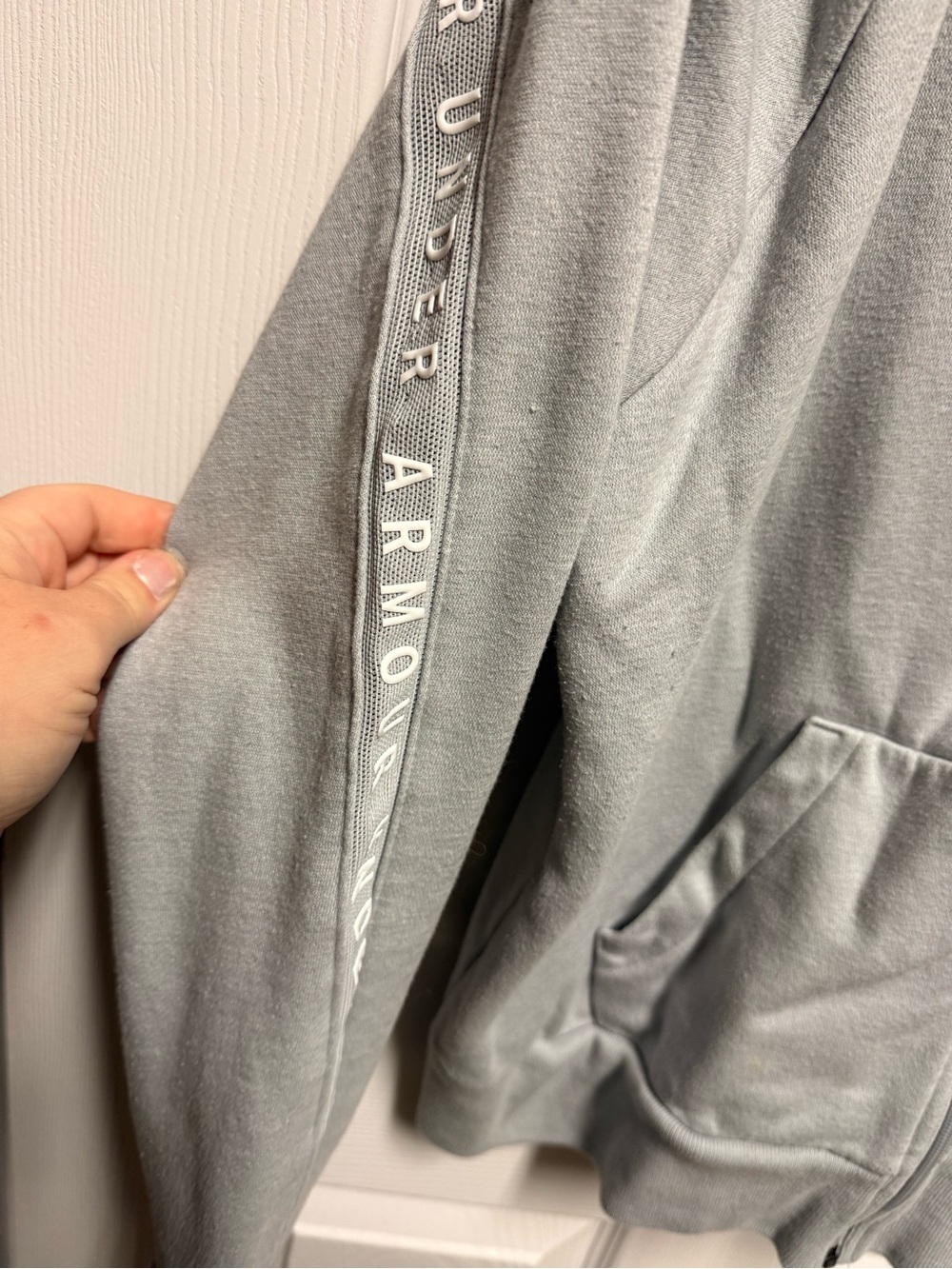 Outfit- Under Armour- Light Gray - Picture 2 of 9